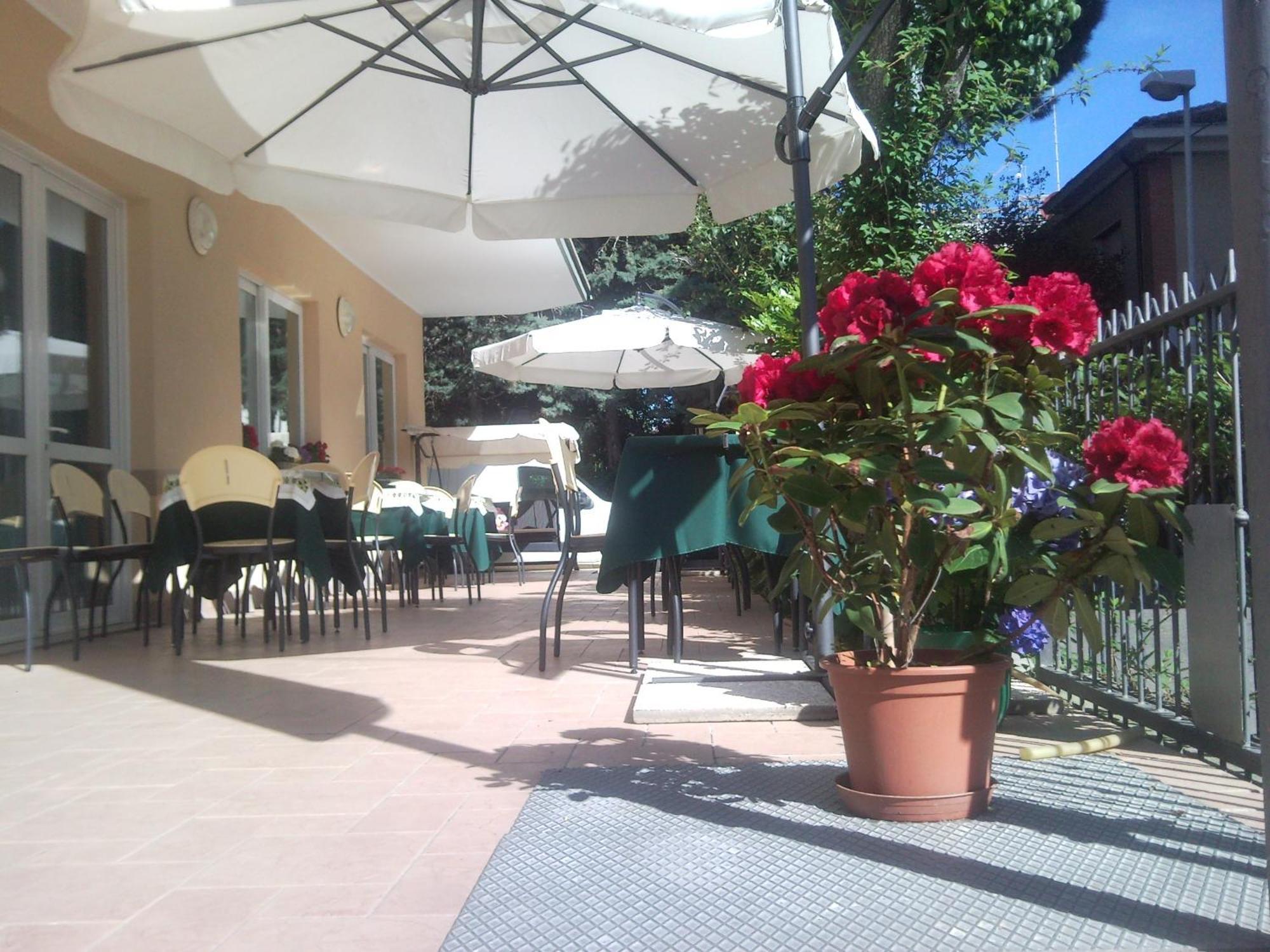 Hotel Trinidad Rimini Exterior foto